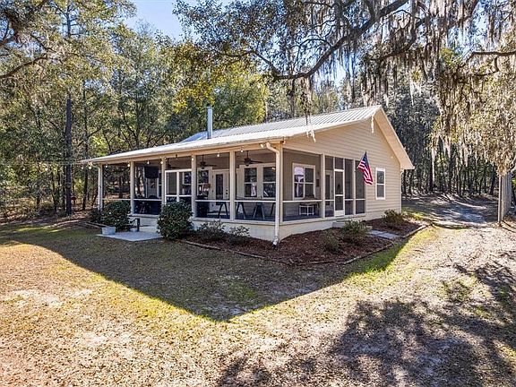 2nd image of 1412 Baden Powell Rd