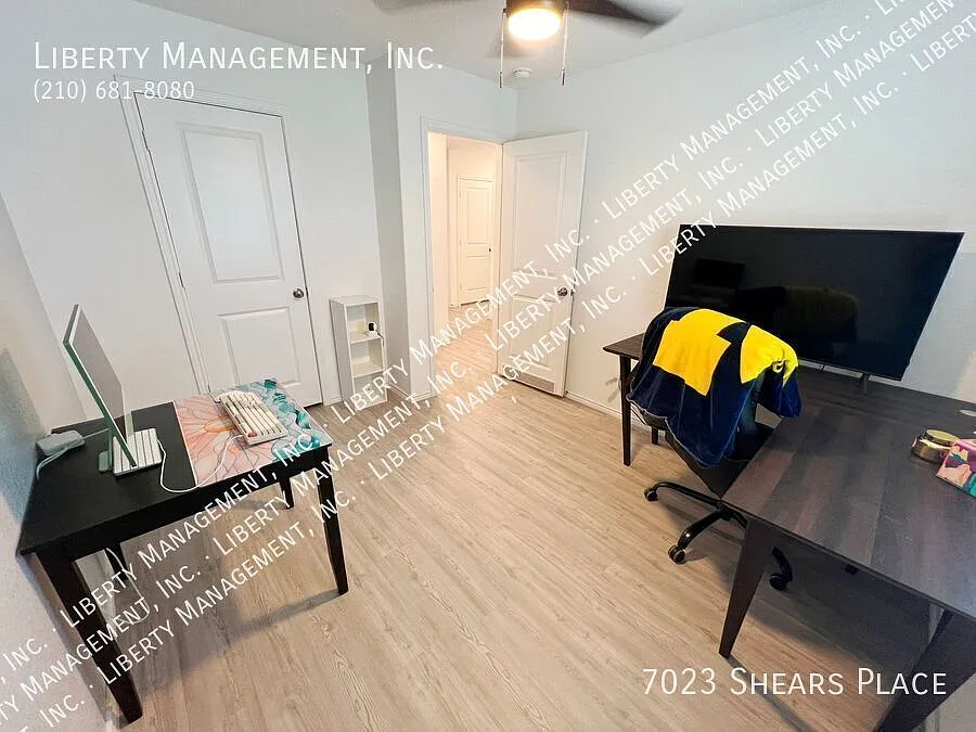 3 Bed, 2 Bath 1226 sq ft Single Story Home in the Silos — Photo 4