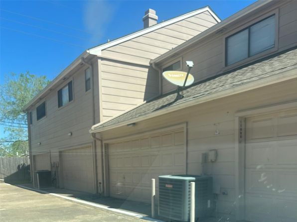 13886 Hollowgreen Dr #808, Houston, TX 77082