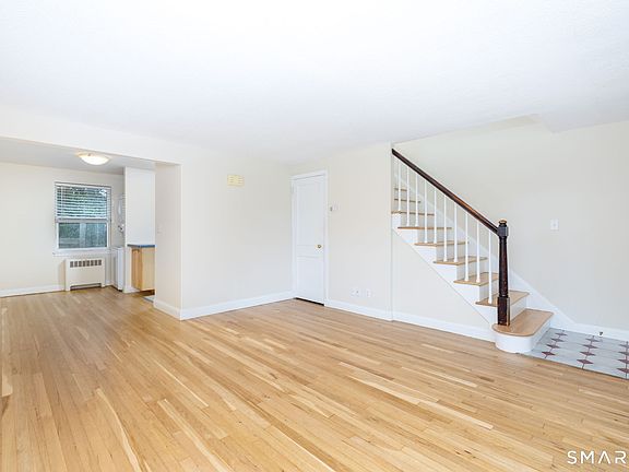 5th image of 47 Arnold Way #47