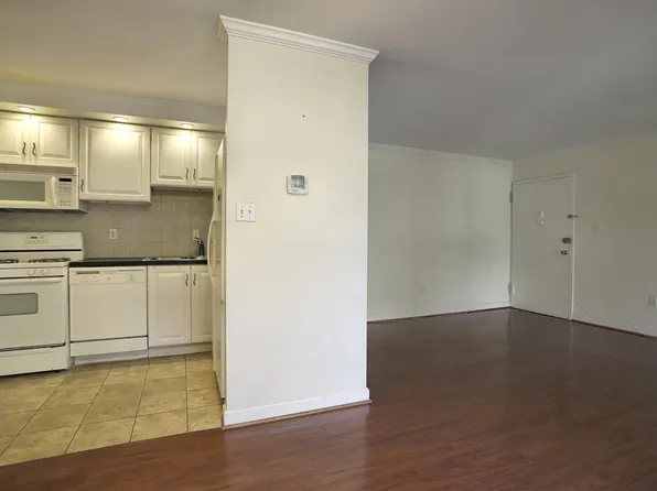 7475 Little River Tpke APT 101, Annandale, VA 22003