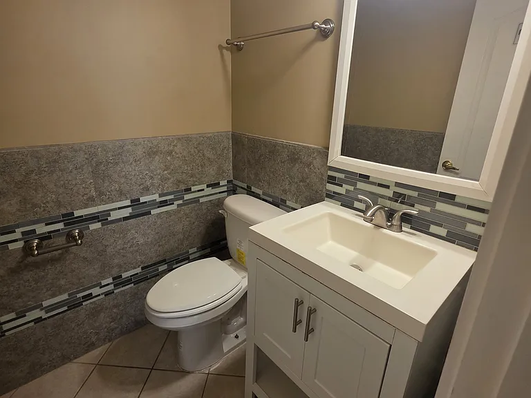 556 Manor Cir — Photo 7