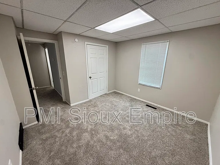 316 N Sherman Ave — Photo 9