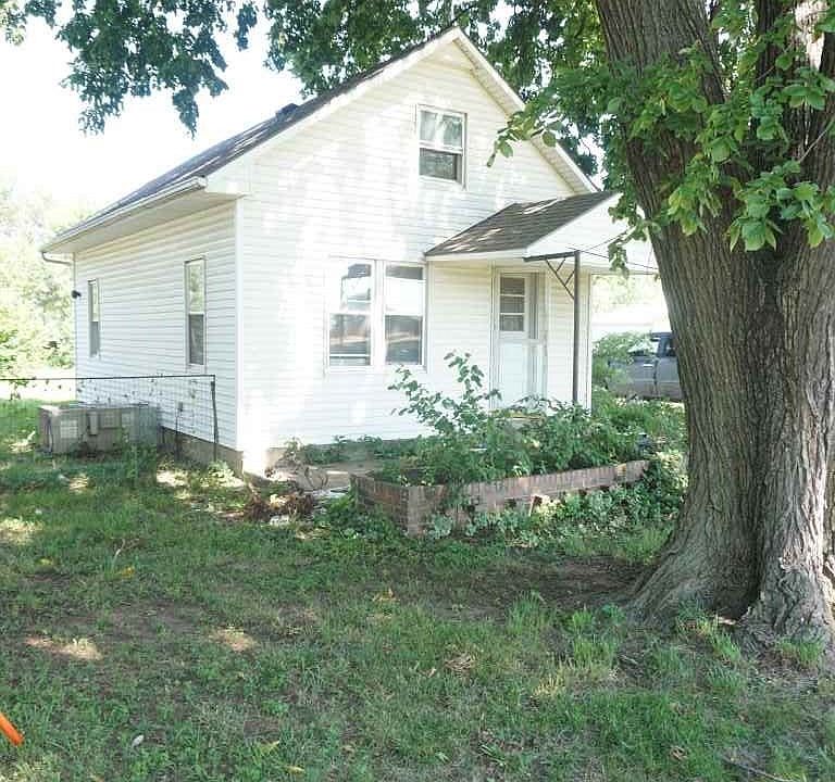 1st image of 1304 S High St