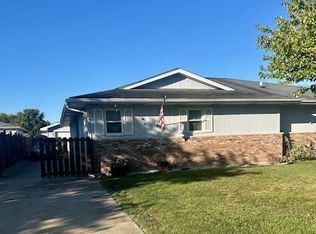 2467 Red Oak Trl, Crest Hill, IL 60403