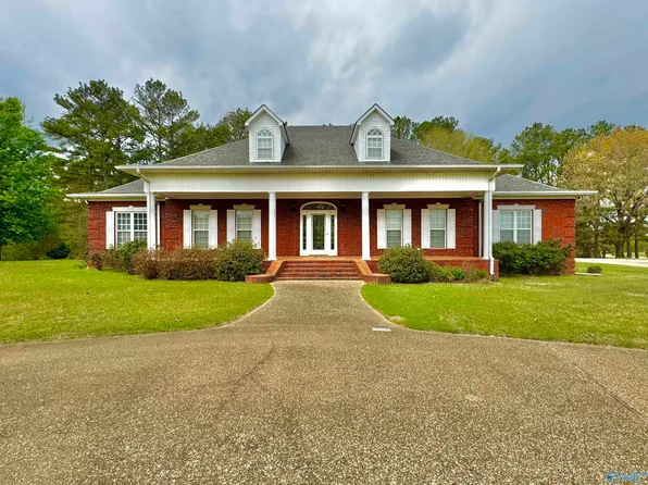 150 Morgan Dr, Hamilton, AL 35570