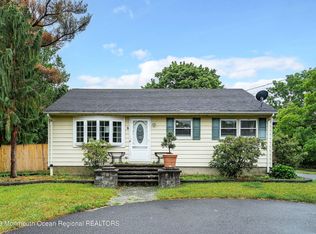 18 Sunset Ave, Toms River, NJ 08755