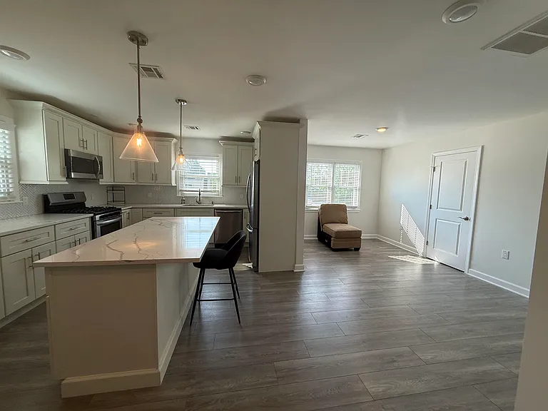 715 Humboldt St — Photo 5