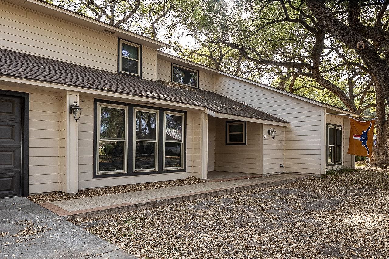 221 Oak Ln, Brackettville, TX 78832 Zillow
