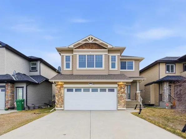 29 NE Royal Birkdale Dr NW, Calgary, AB T3G 5C7