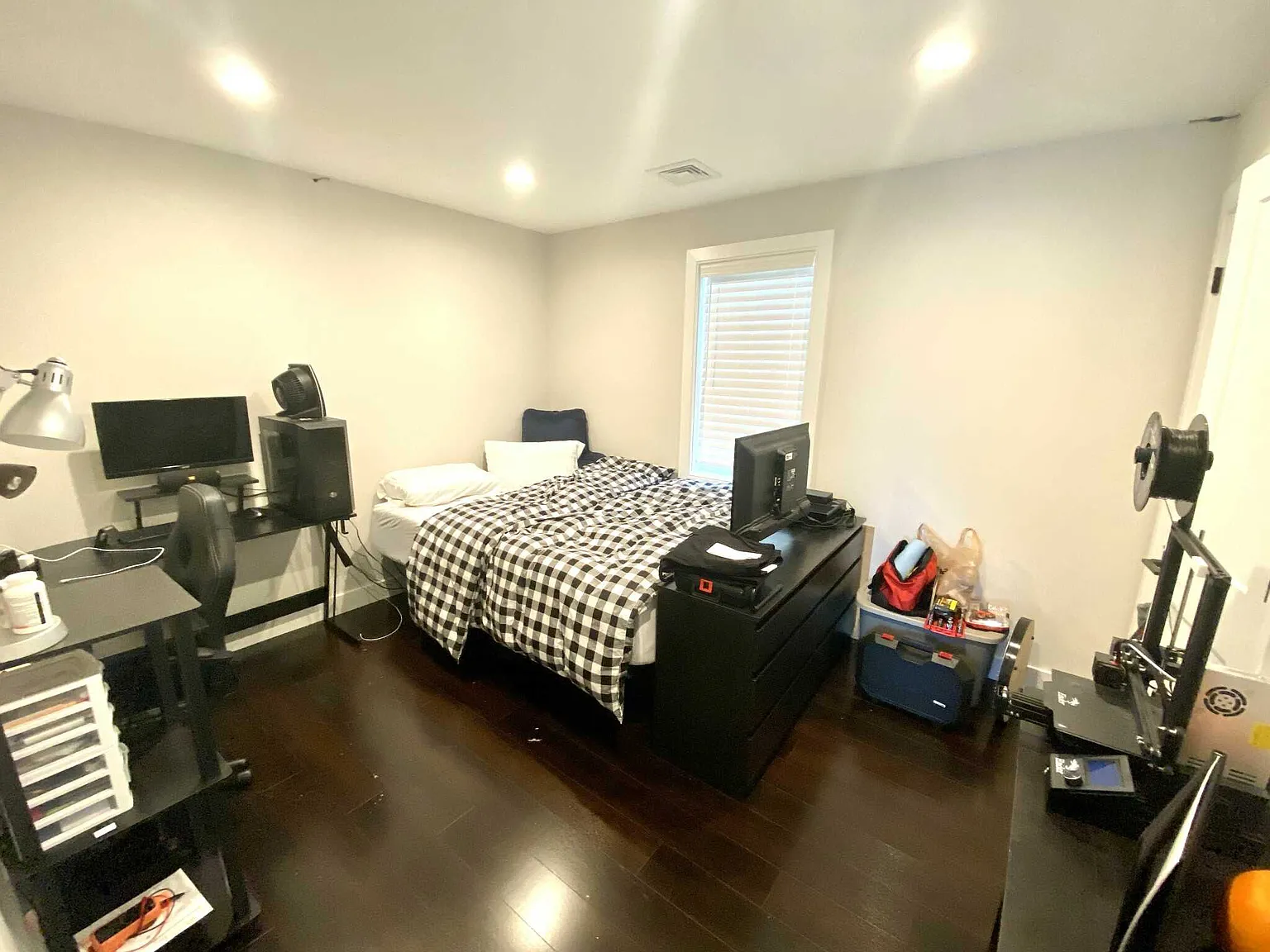 7 bed, 4.5 bath, $10,000 — Photo 2