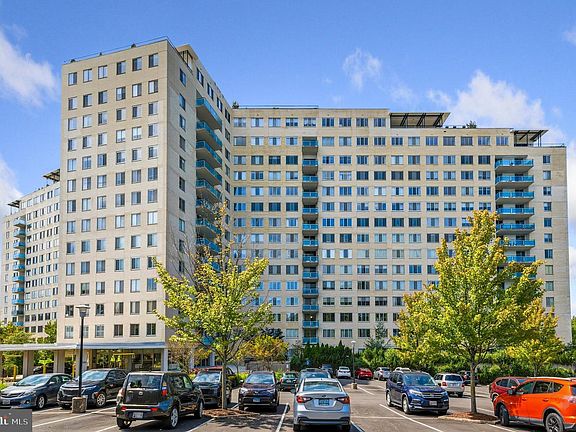 3rd image of 10500 Rockville Pike Unit 1410