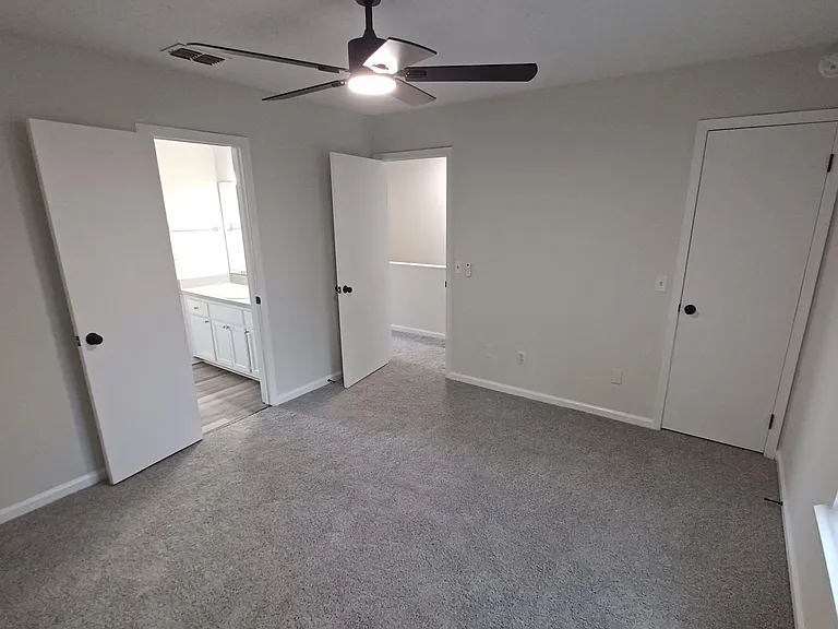 1201 Douglas St #4 — Photo 22
