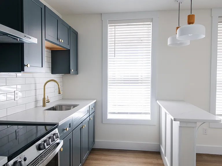 27-29 N Main St #4 — Photo 4
