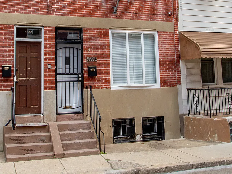 2465 N Garnet St — Photo 2