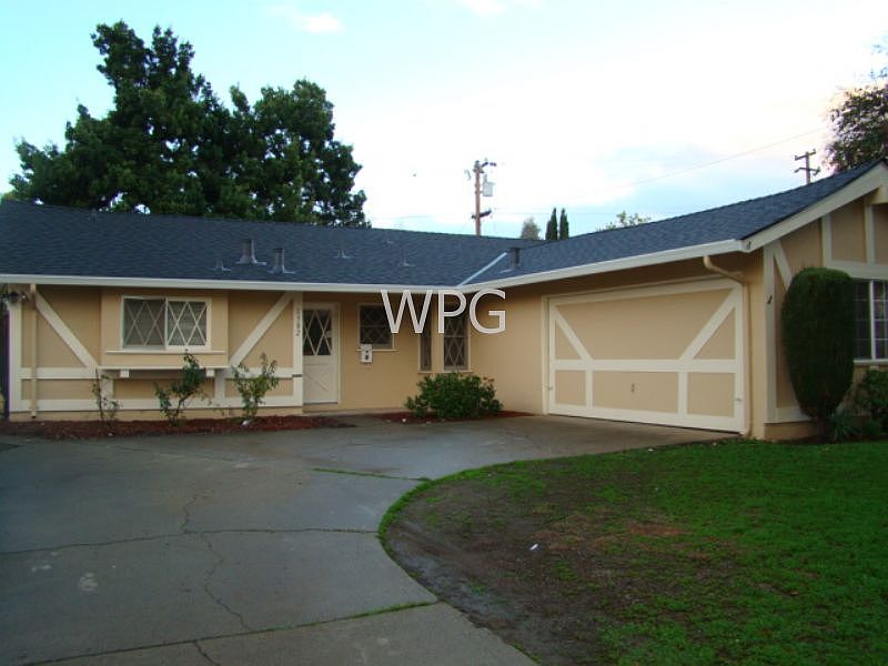 1st image of 1382 Antwerp Ln