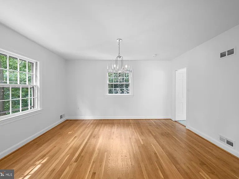 2816 Ellicott St NW — Photo 7
