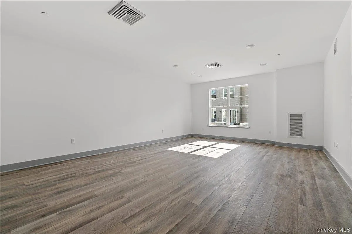 1 bed, 1.0 bath, 900 sqft, $2,675 — Photo 4