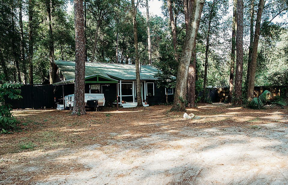 1st image of 2002 SW 43rd Ave