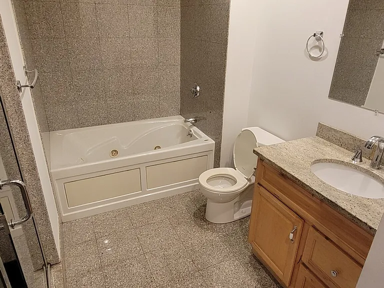 254 Friend St #1D — Photo 12