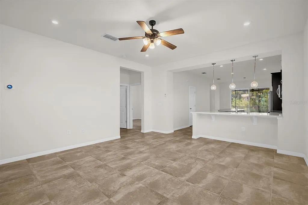 3 bed, 2.0 bath, 1706 sqft, $2,800 — Photo 4