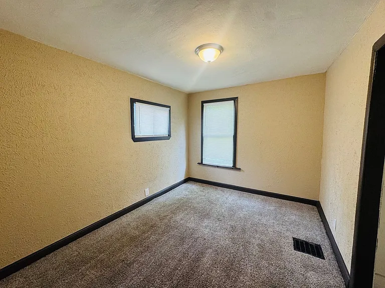 10630 Kimberley Ave — Photo 37