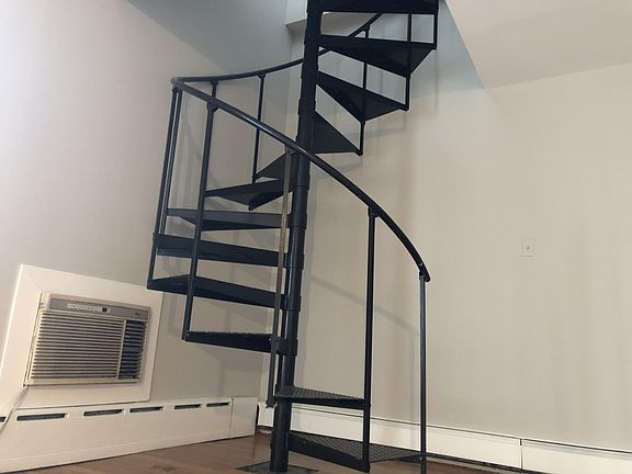 5th image of 1968 N Lincoln Ave APT 6