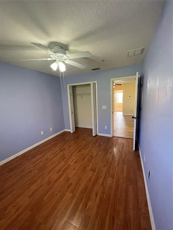 3 bed, 2.5 bath, 1872 sqft, $2,100 — Photo 2