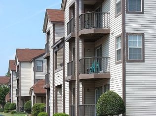 217 Crosswinds Dr APT 102, Chesapeake, VA 23320