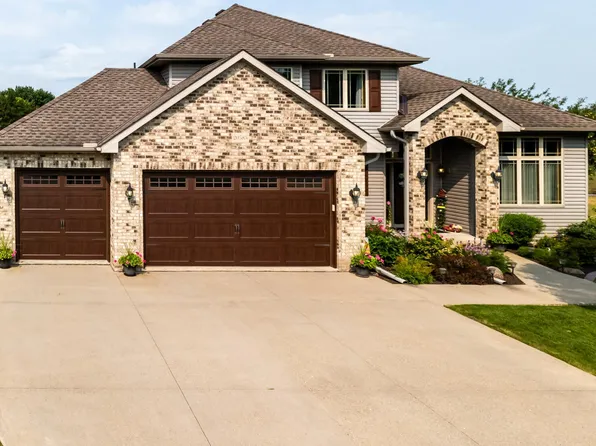 20585 Islandview Cir, Lakeville, MN 55044