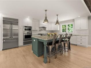 4 Hedgerow Ln, Westport, CT 06880