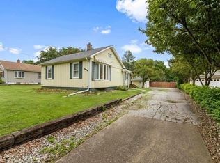 3024 44th St, Moline, IL 61265
