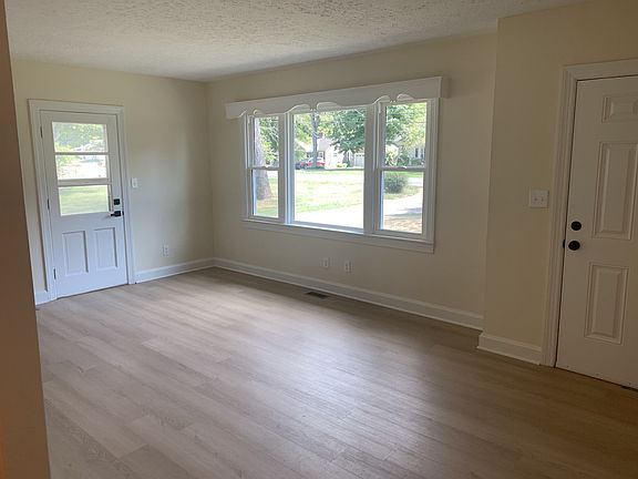 5th image of 360 Franklin Rd