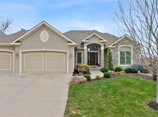 5828 Charlotte St, Shawnee, KS 66216