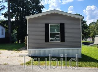 8 Club Cir, Ellenwood, GA 30294