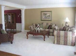 115 Strathburgh Ln, Cary, NC 27518