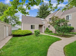 2014 Blackthorn Dr #2014, Champaign, IL 61821
