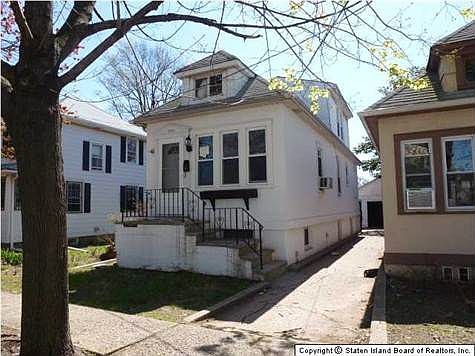1st image of 266 Grimsby St #268