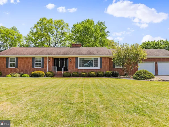79 Monument Ln, Bunker Hill, WV 25413