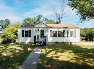 31708 E Sundown Valley Rd, Buckner, MO 64016