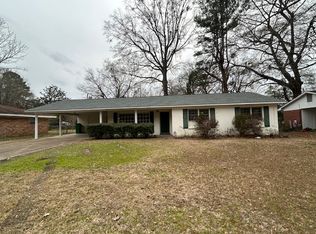 2405 Magnolia Cir, Columbus, MS 39705