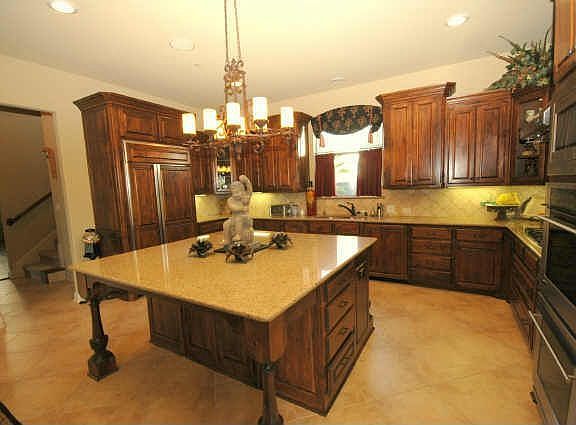 5th image of 1712 Edinburg Ct