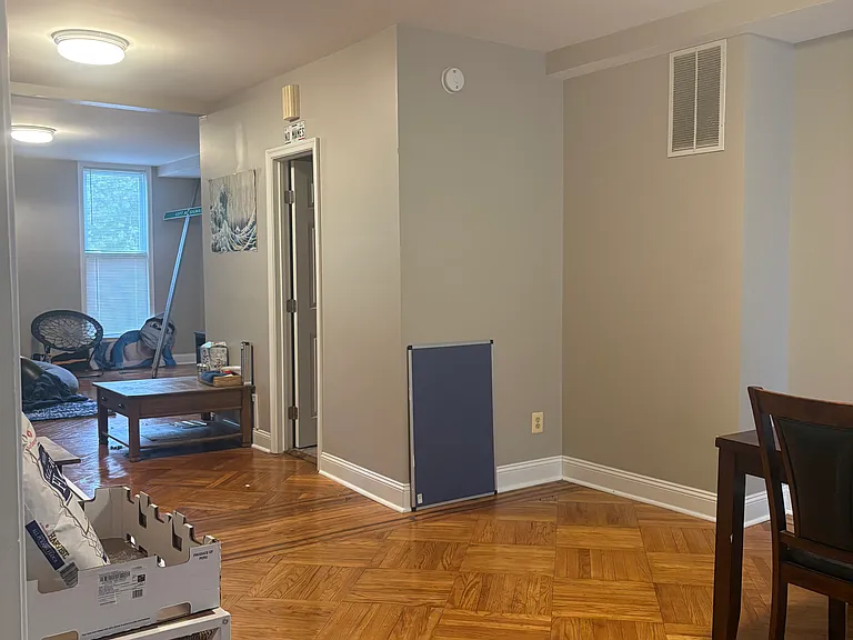 221 W 29th St — Photo 3