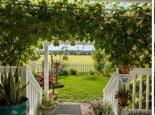 19235 Hidden Valley Rd, Hidden Valley Lake, CA 95467