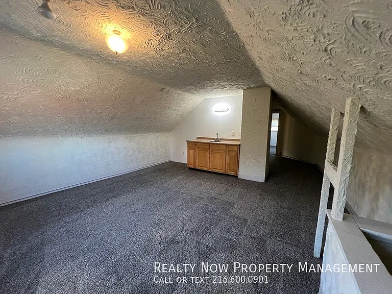 1643 Hillcrest Rd #3 — Photo 4