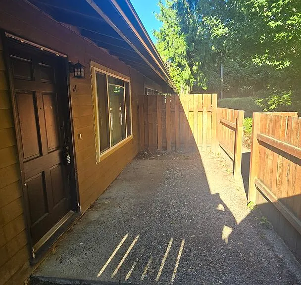 Canterbury Terrace Apartments — Photo 14
