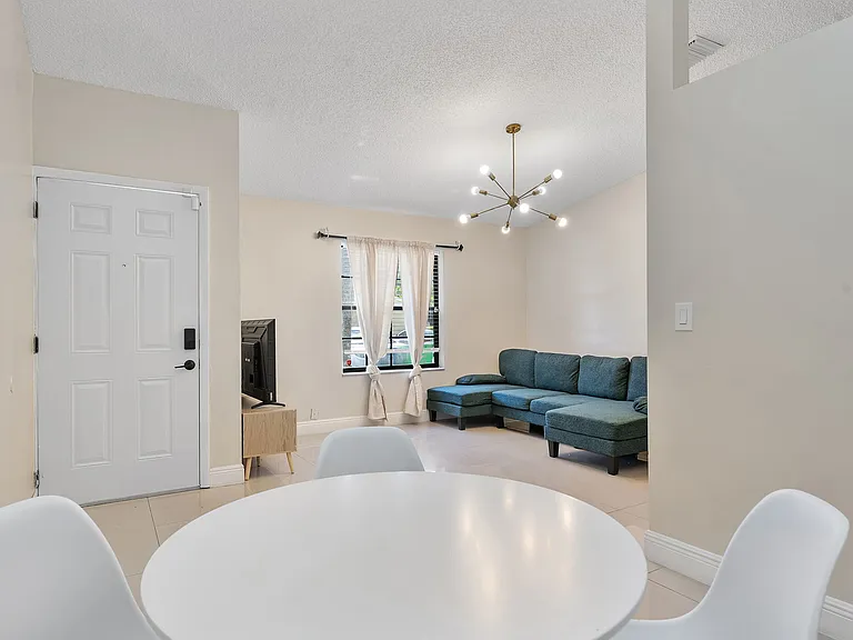 3648 NW 83rd Ln — Photo 14