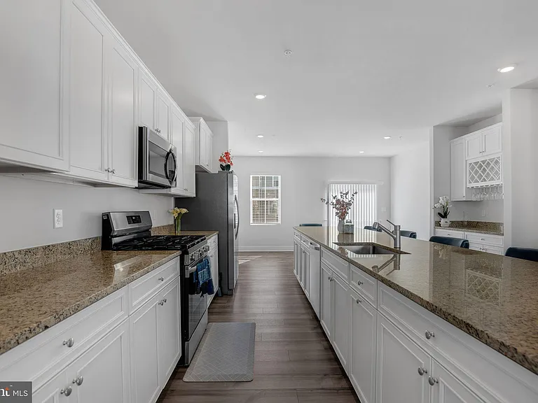 4165 Brodie Pl — Photo 3