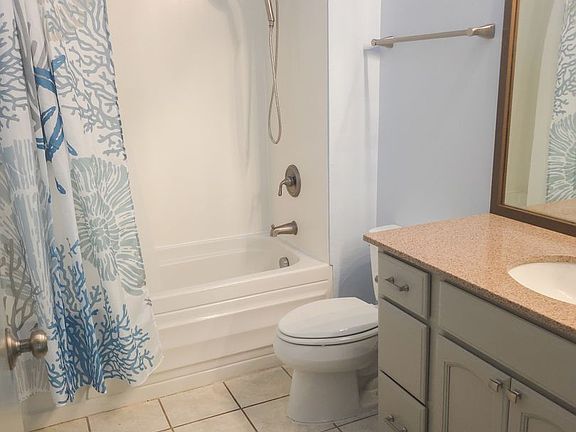 2nd image of 4701 Kawaihau Rd APT D201