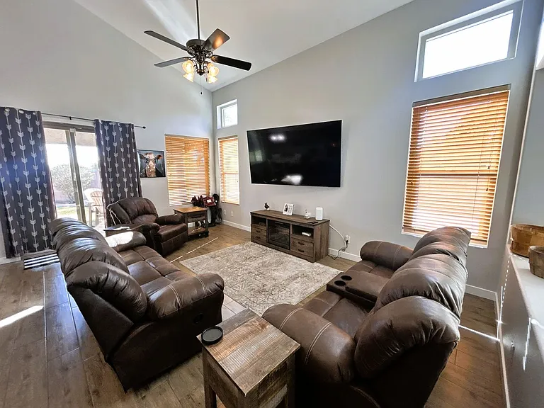 345 N Scott Dr — Photo 7